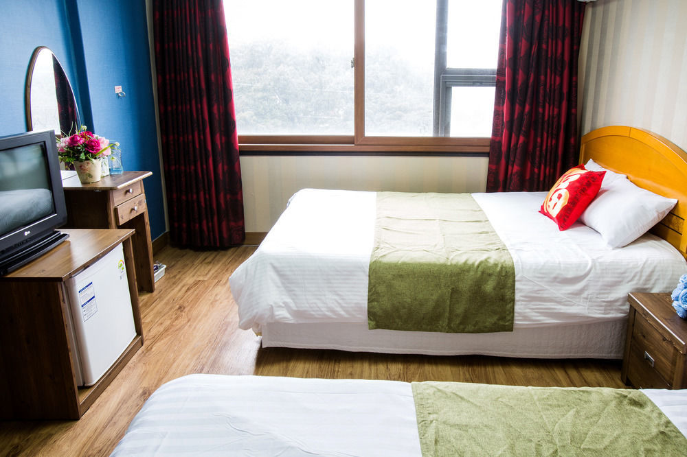Alps Hotel Jeju Exterior photo